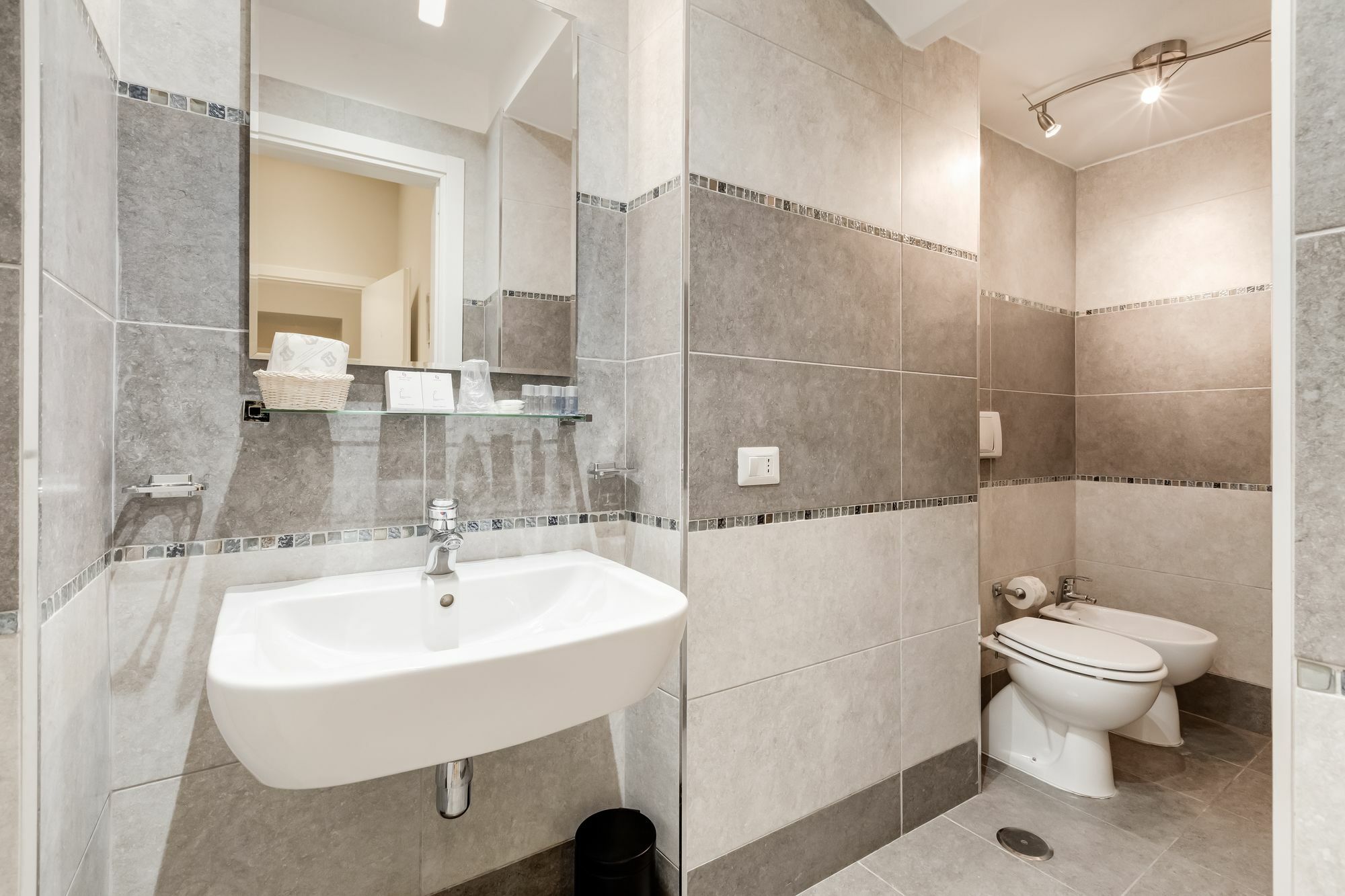 Vaticano 38 Suites Rome Bagian luar foto