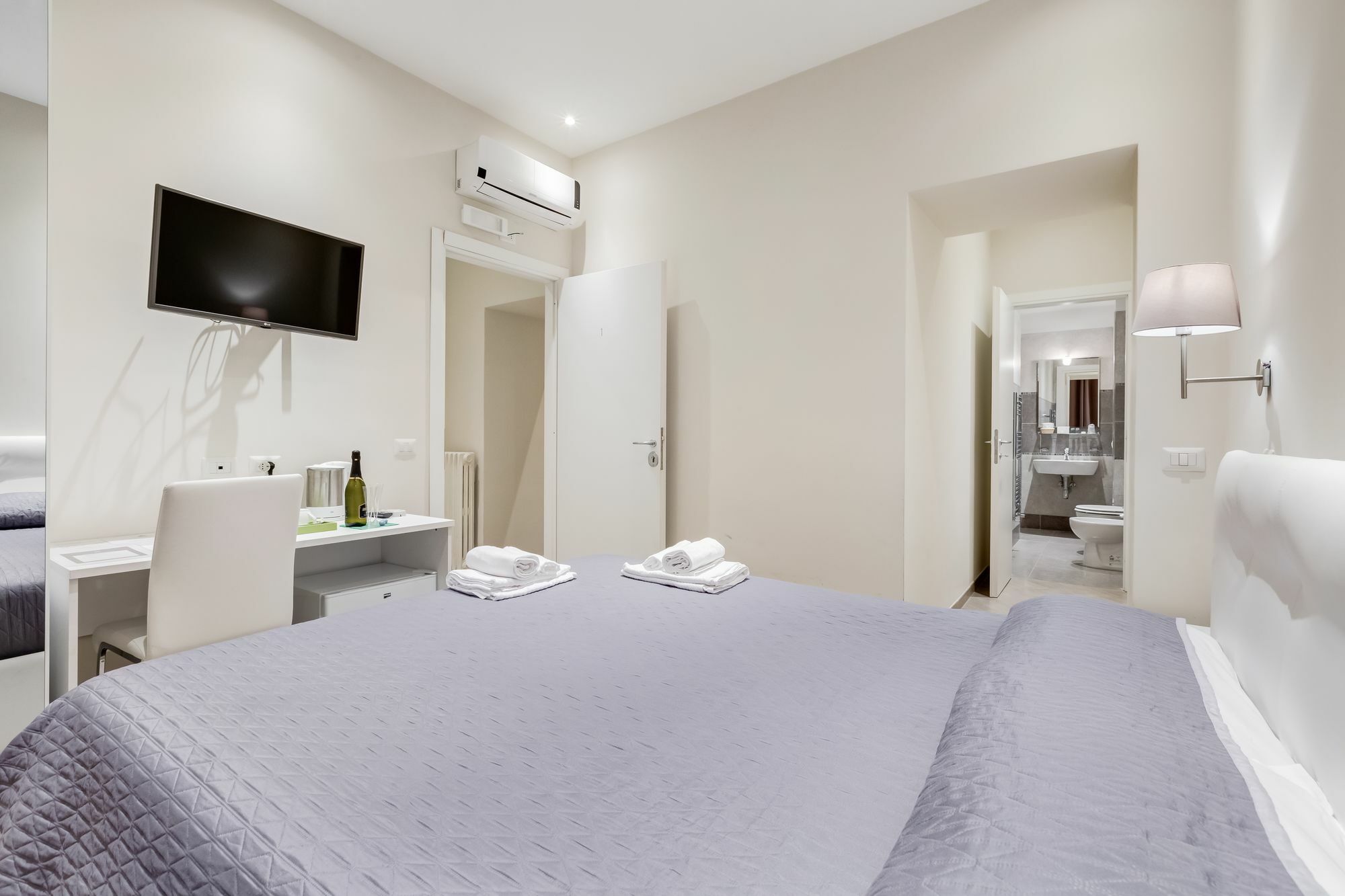 Vaticano 38 Suites Rome Bagian luar foto